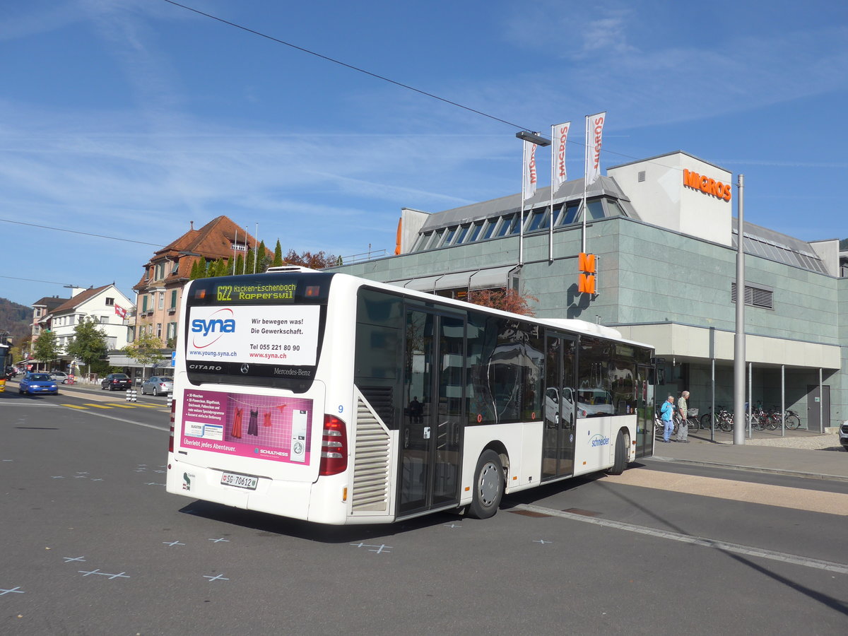 (185'927) - Schneider, Ermenswil - Nr. 9/SG 70'612 - Mercedes am 19. Oktober 2017 beim Bahnhof Wattwil