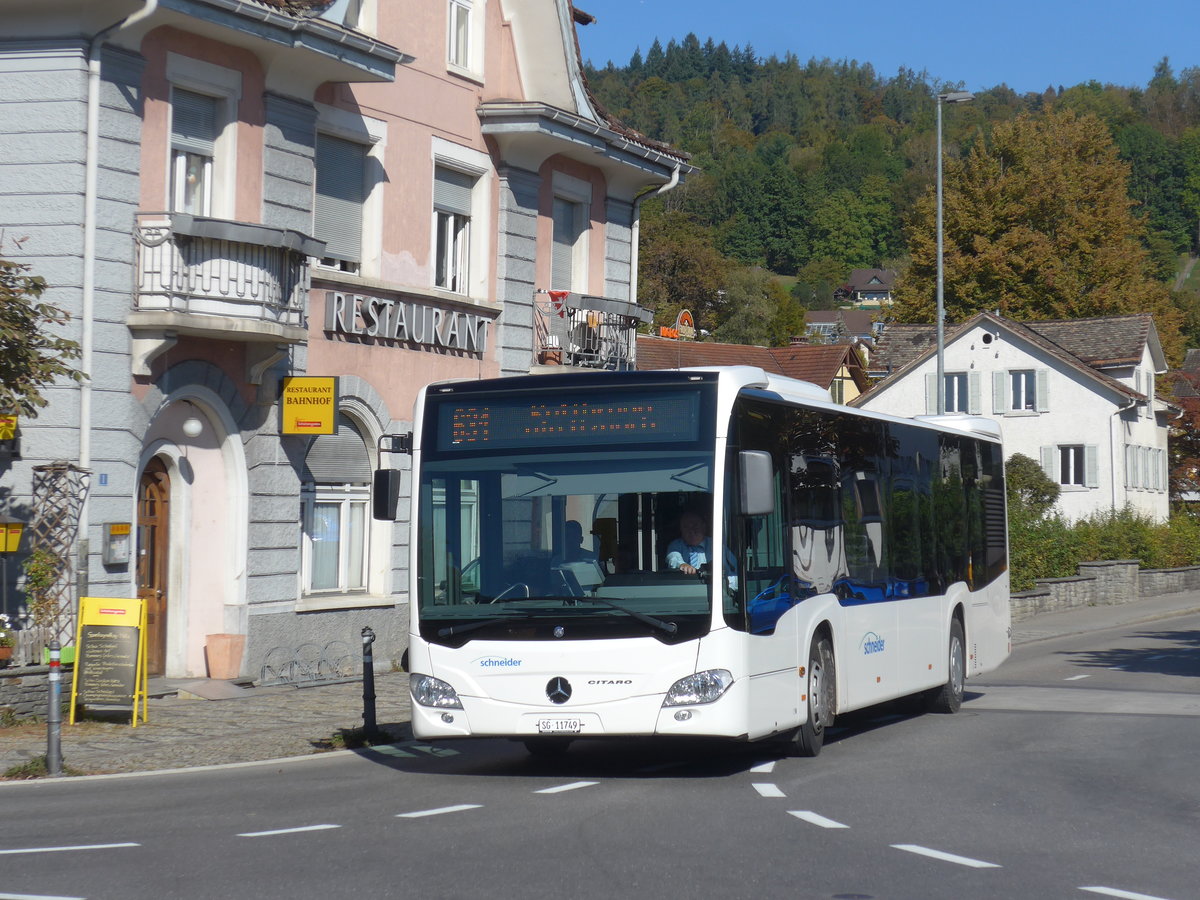 (198'242) - Schneider, Ermenswil - Nr. 14/SG 11'749 - Mercedes am 13. Oktober 2018 beim Bahnhof Uznach