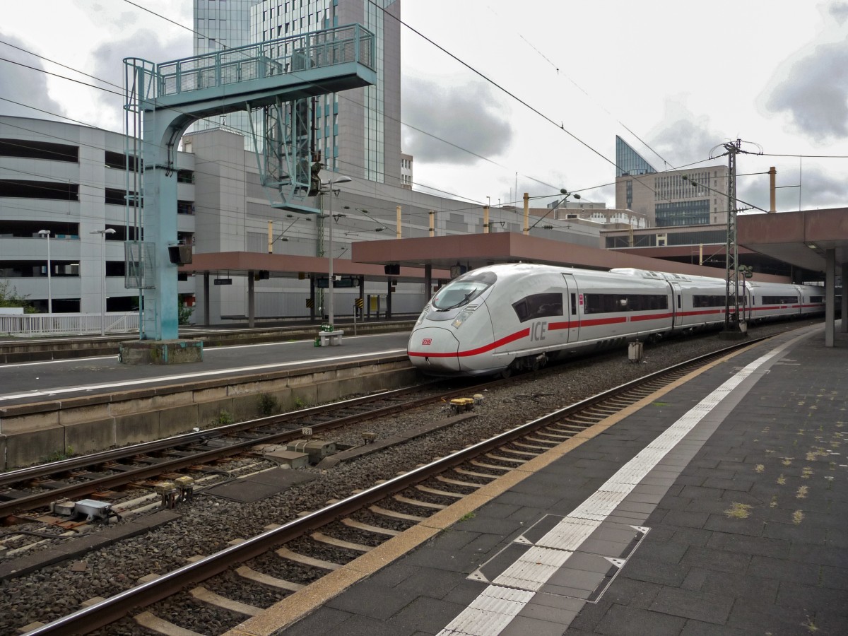 407 002 und 407 013 als zweiter Zugteil erreichen am 25.09. auf der Fahrt in Richtung Dortmund Düsseldorf.