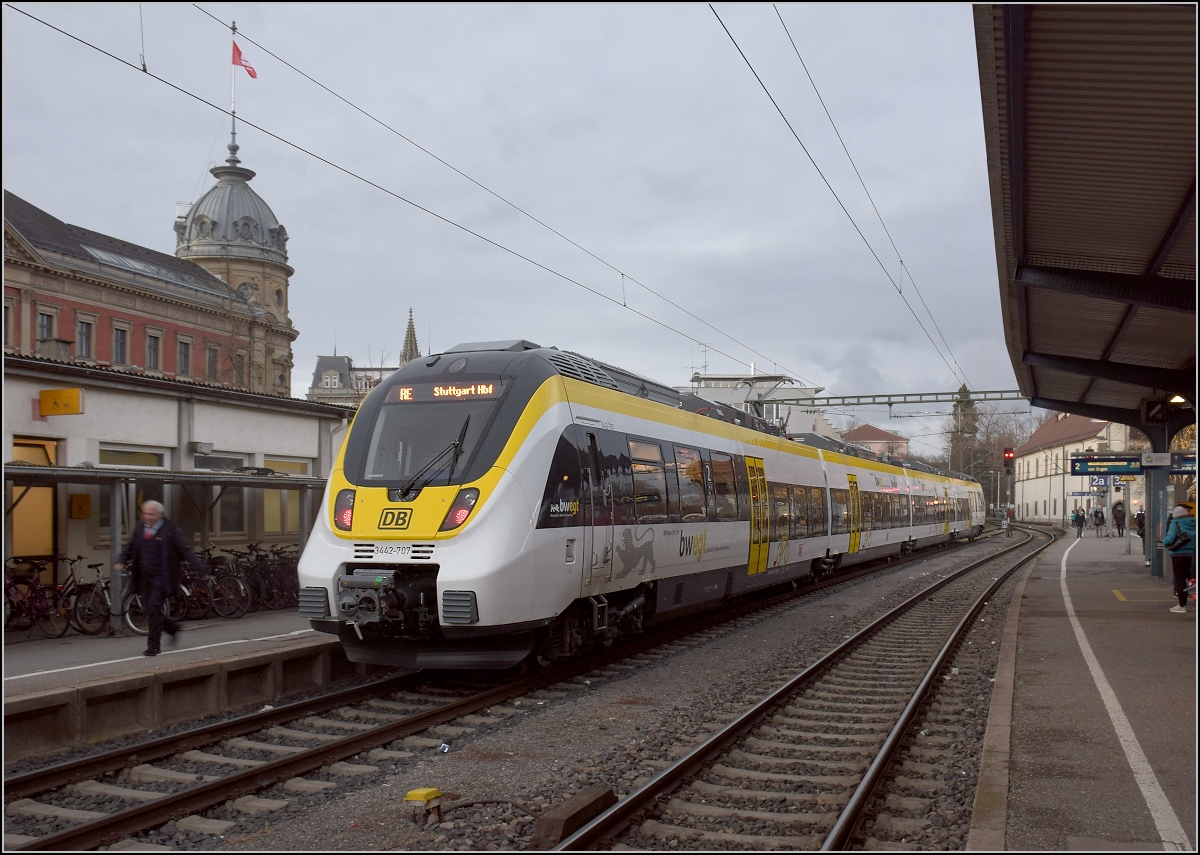 Ab sofort wird in Konstanz nicht nur von hundertausenden Schweizern gehamstert. Die DB hamstert mit und dieser Zug wird zumindest in der Schweiz abgestellt, bis er wieder die Rückreise antritt, dürfte somit der erste Hamster sein, der  in die Schweiz fährt . Dezember 2017.