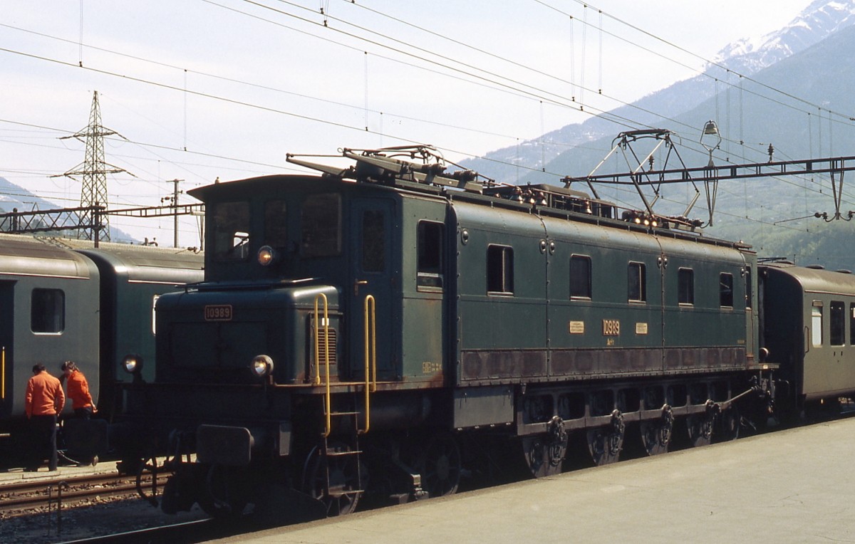 Ae 4/7 10989 im Frhjahr 1981 im Bahnhof Brig