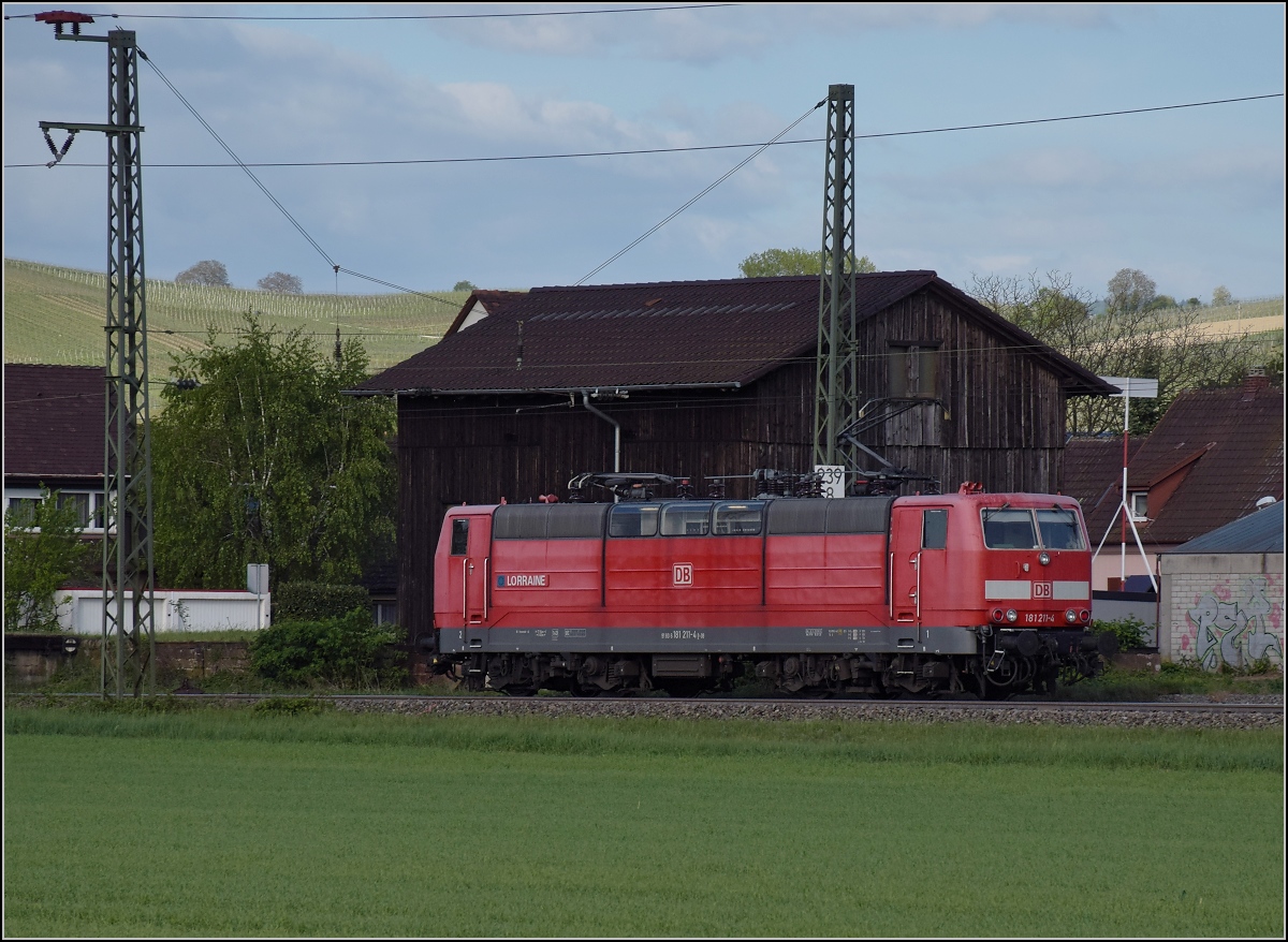 Alleinfahrer 181 211  Lorraine  auf dem Weg von Basel Richtung Karlsruhe. Auggen, April 2018.