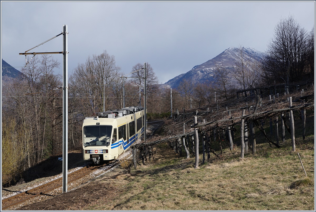 Der FART Centovalli-Express als D 43 CEX auf der Fahrt von Domodossola nach Locarno kurz vor Trontano. 1. März 2017