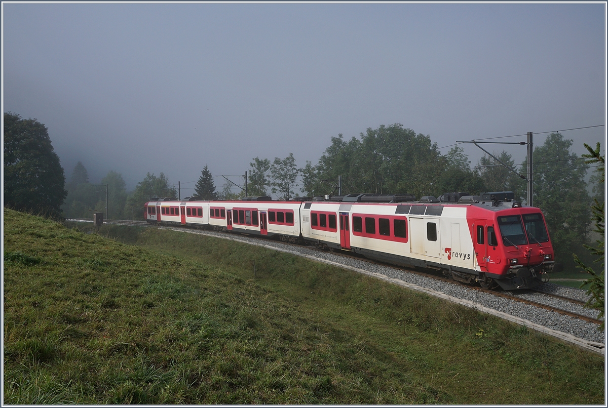 Der Travis Regionalzug 6013 von Vallorbe nach Le Barassus unterwegs bei Kilometr 10.223 kurz vor Le Pont.
28. August 2018