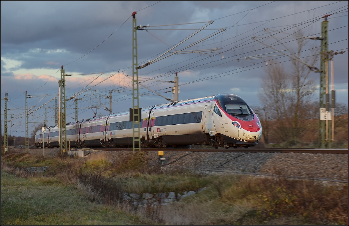 ECE 52 mit RABe 503 020 von Mailand nach Frankfurt bei Schliengen. Dezember 2017.