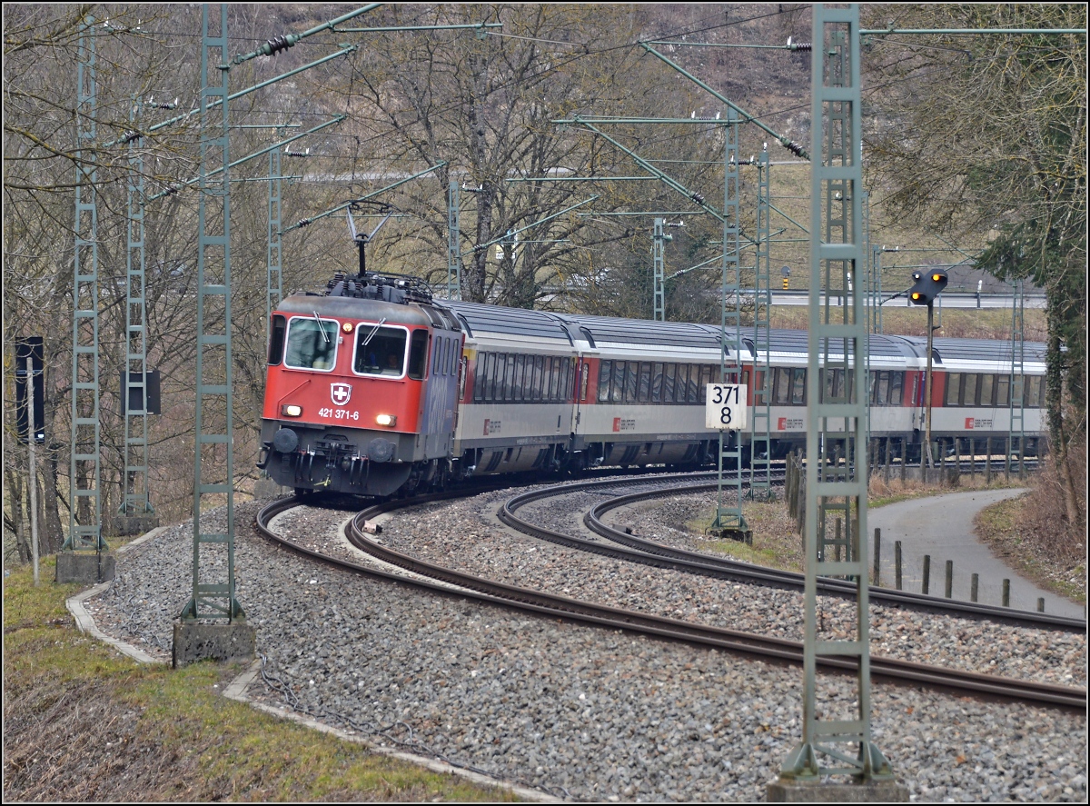 IC Stuttgart – Zrich in der Thayinger Kurve. Mrz 2013.