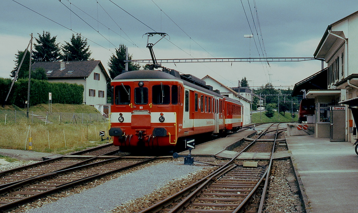 Im Sommer 1997 ist der BDe 4/4 101 der CJ im Endbahnhof Bonfol angekommen