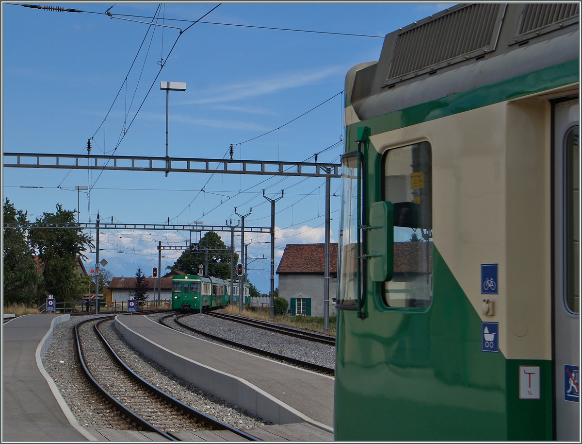 Kreuzungsbahnhof Apples: die BAM Regionalzge 128 und 129 kreuzen sich in Apples. 
30. Juni 2014