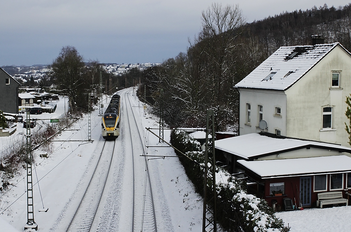 Mit den Eurobahn-Stadler FLIRT und dem RE 13 (Hamm (Westfalen) - Venlo/Niederlande) unterwegs: Am 01.02.2019 ist der ET 7.07 bei Gevelsberg unterwegs