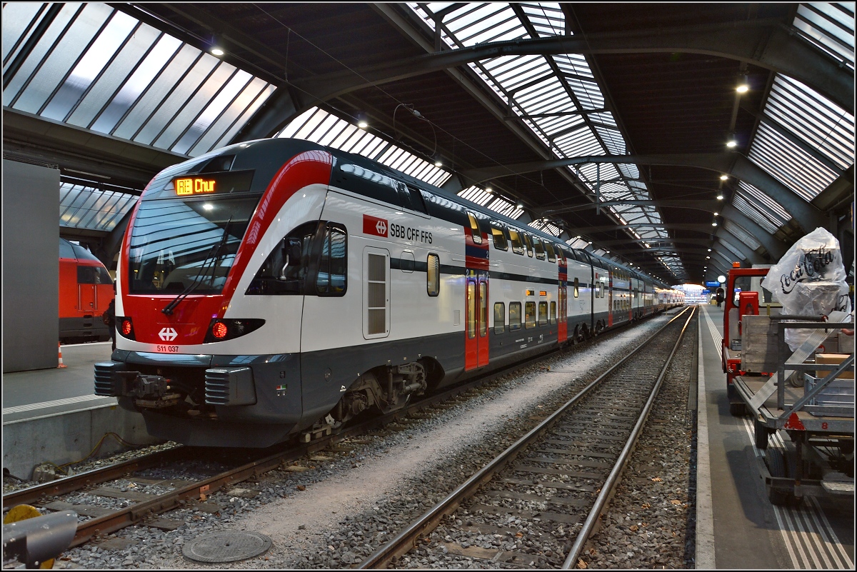 RABe 511 037 als IC nach Chur in Zürich Hbf. März 2015.