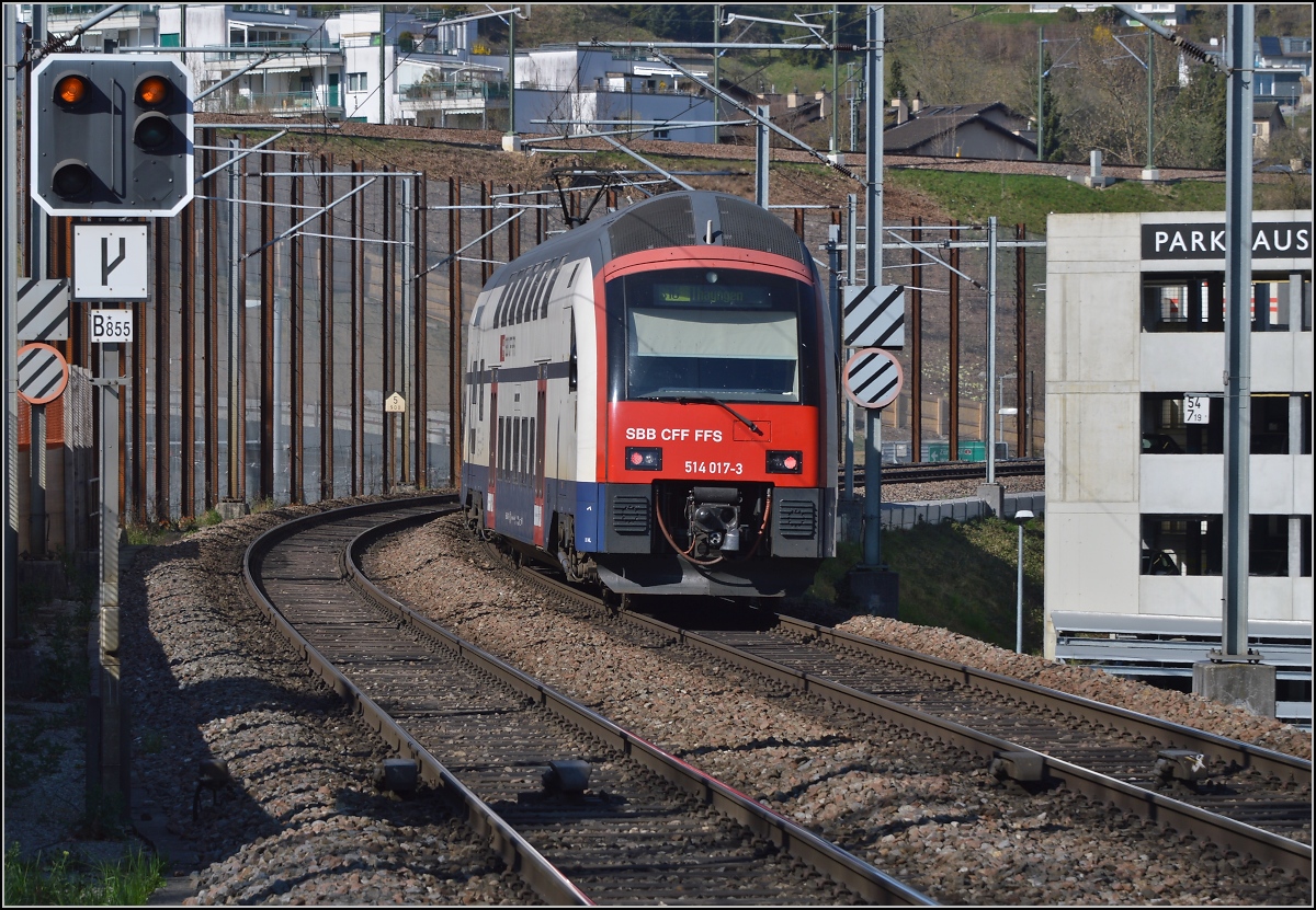 S16 mit 514 017-3 nach Tayngen im Bahntal zwischen Neuhausen/Rheinfall und Schaffhausen. März 2014.