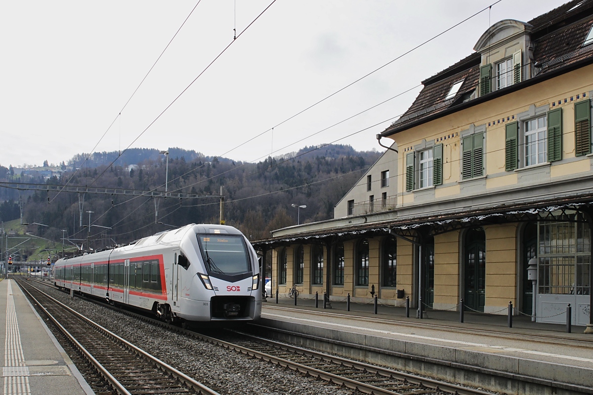S26-BB-und-IGS-Minitreffen am 27.02.2023: Der Südostbahn-Flirt 526.003 fährt in Rheineck ein 