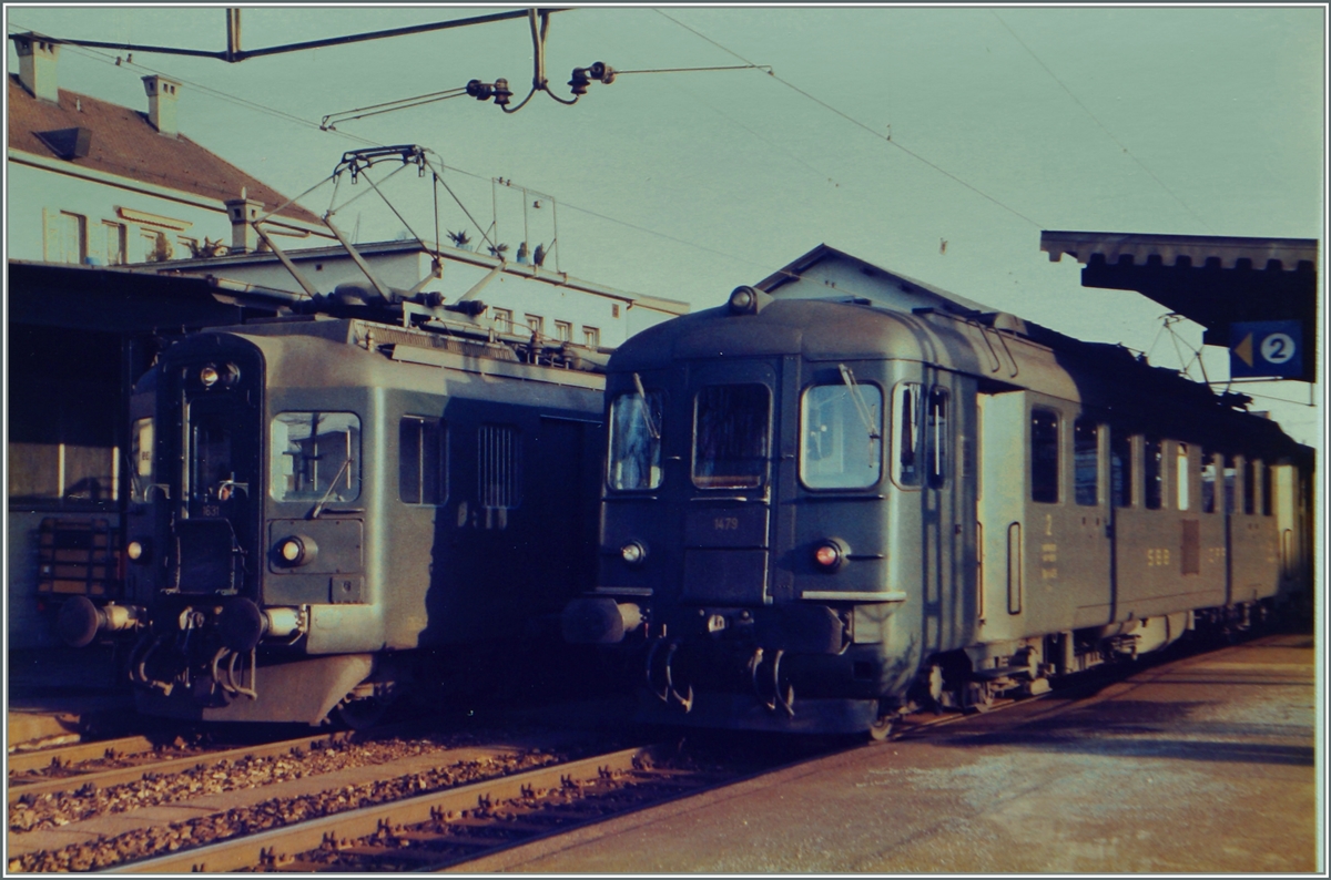 SBB Regionalverkehr in den 80ern: Während auf Nebenstrecken oft ein BDe 4/4 Dienst statt, wurden auf Haupstreckem meist auf RBe 4/4 zurückgegriffen.
In Zofingen wartet der BDe 4/4 1631 auf die Abfahrt nach Aarau, während der RBe 4/4 1479 mit seinem Regionalzug in Richtung Luzern unterwegs ist.
3. März 1985