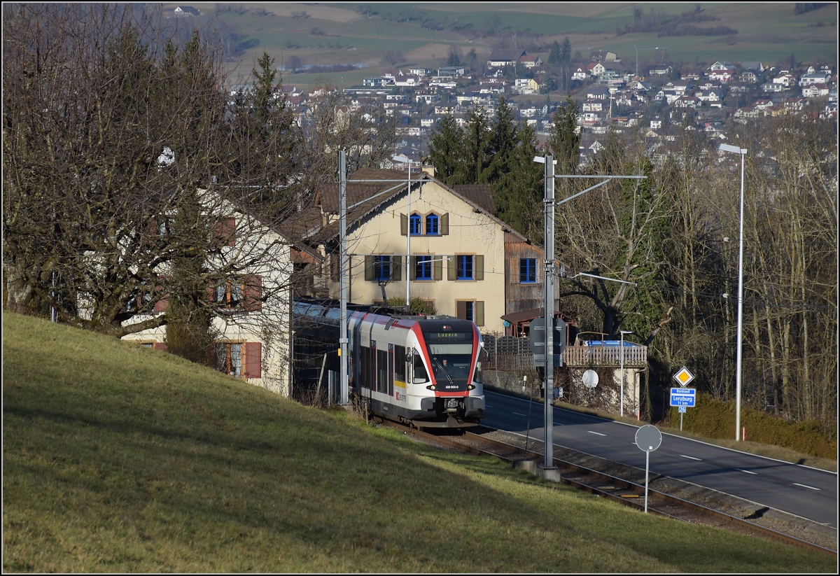 Seetalbahn, RABe 520 000-6 bei Birrwil. Dezember 2016.