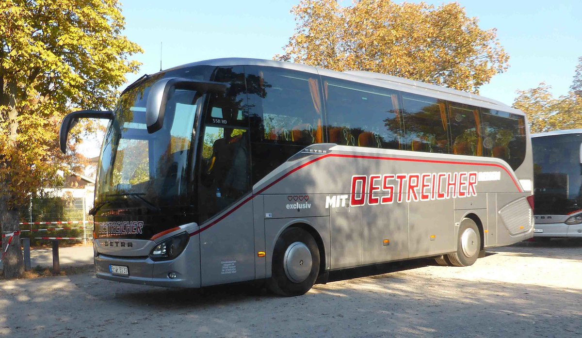 Setra S 511 HS vom Busbetrieb STREICHER aus Freiamt steht auf dem Busplatz der Veterama Mannheim, Oktober 2018