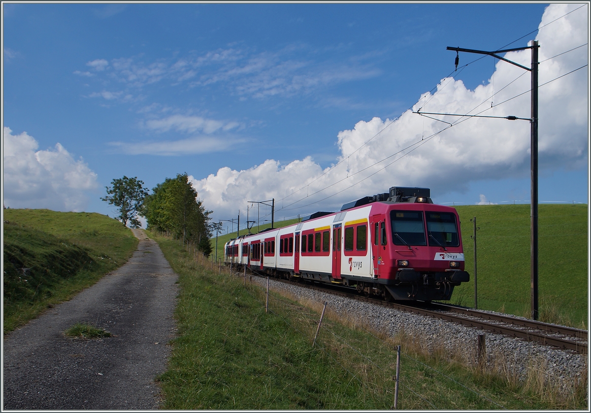 Travys Regionalzug 4218 von Le Brassus nach Vallorbe zwischen Le Séchey und Les Charbonnières. 
5. Sept. 2014