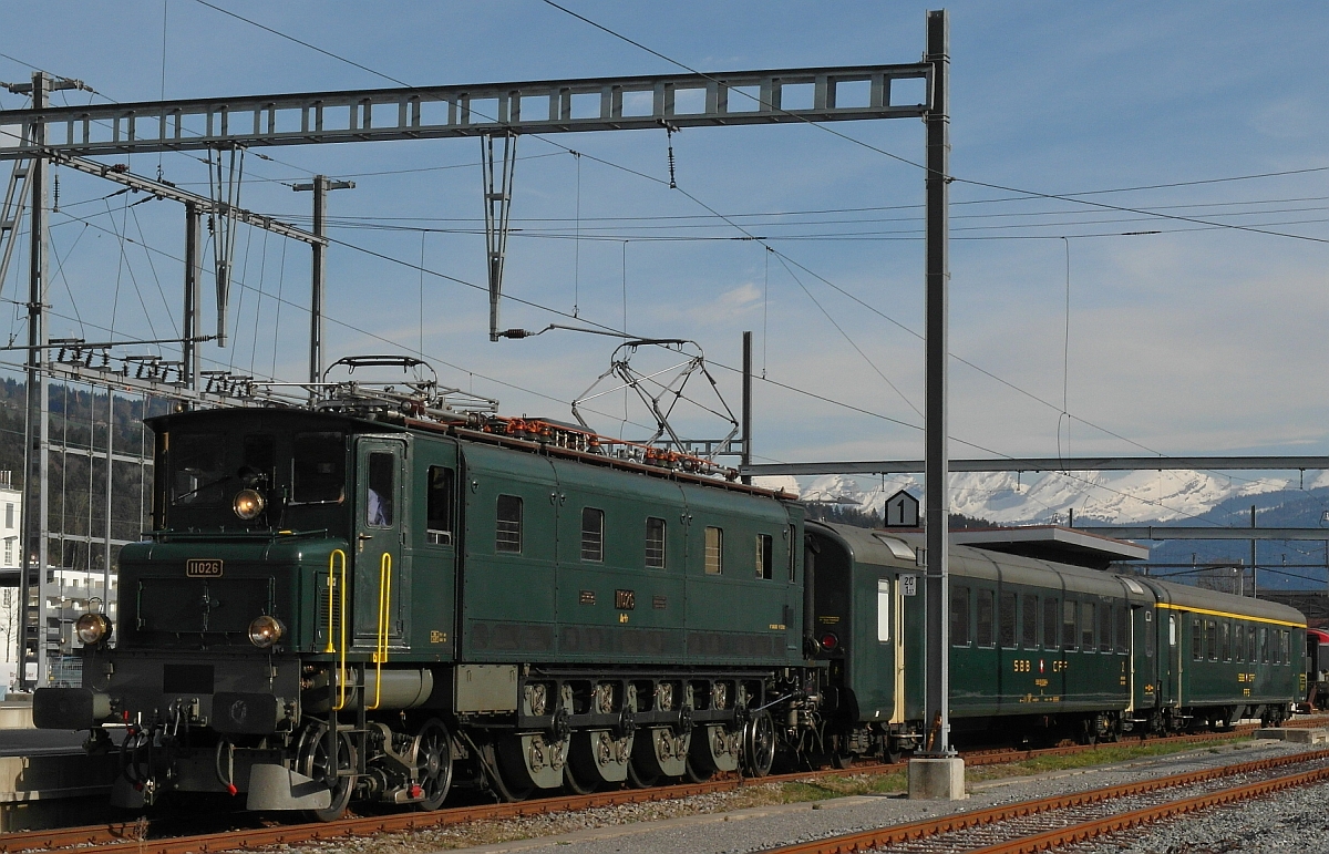 Zufallssichtung - Ae 4/7 11026 am 29.03.2014 in Wattwil. Da keine Fahrgste in dem Zug saen, wird davon ausgegangen, dass es sich um eine Bereitstellung handelte.