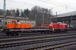 294 813-1 (V 90 remotorisiert) der DB Schenker Rail Deutschland AG am 23.12.2012 in Kreuztal mit leerem Wagen.