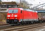   Die 185 386-0 (91 80 6185 386-0 D-DB) der DB Schenker Rail Deutschland AG verlässt mit ihrem gem.