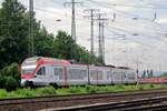 br-0-4261-br-0-430-flirt/764891/rmv-413-passiert-und-verpasst-damit RMV 413 passiert (und verpasst damit) den Lokparade in Koblenz-Lützel am 2 Juni 2012.