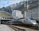 Nur kurz verkehrt in der Wintersaison an Samstagen ein TGV Zugspaar von Paris nach Chur. Hier ist der  Weltrekord TGV  kurz vor der Abfahrt nach Paris zu sehen. 22. Mrz 2008