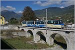 Der SSIF Ferrovia Vigezzna  Mini  Treno Panoramico zwischen Zornasco und Malesco auf der Fahrt als D 53 von Domodossola nach Locaro.
