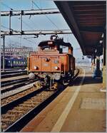 Nun habe ich doch noch ein Bild einer Ee 3/3 II gefunden: die Ee 3/3 16505 rangiert in Basel (SNCF) auf Gleis 30. 

Analogbild vom 14. März 2000