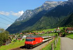 Re 460 045-8 ist am 11.09.2016 mit dem IR 2417 von Zürich Hbf. nach Locarno bei Silenen am Beginn der Gotthard-Nordrampe unterwegs