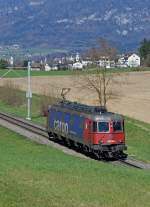 SBB: SBB CARGO-Lokzug mit der Re 620 055 4 COSSONAY bei Biberist am 8. April 2015.
Foto: Walter Ruetsch