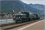 600-luzernzug-chiasso-gotthardbahn/676854/100-jahre-krokodil-die-beiden-gruenen 100 Jahre Krokodil: Die beiden grünen Krokodile, die SBB Historic Ce 6/8 III 14305 (91 85 4601 305-6) und die bei der SOB eingestellte Be 6/8 III 13302 (91 85 4601 302-3) haben das Depot verlasen und sind nun auf der Rangierfahrt zur Ce 6/8 II mit ihrem langen Extrazug, welcher mittlerweile auf Gleis 1 aufgestellt wurde.

19. Okt. 2019