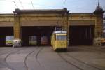 Tramway Neuchatelois: Blick in das Depot im Mai 1980, neben Straenbahnen waren hier auch Trolleybusse und Busse untergebracht