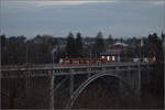 bern/907831/auf-der-kirchenfeldbruecke-in-bern-im Auf der Kirchenfeldbrücke in Bern. Im Bild eine Tramlink Be 6/8. Januar 2026.