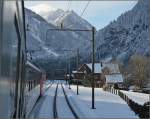 Blick auf die Gotthardstrecke, die ersten paar Meter Höhendifferenz sind in Angriff genommen. Silenen, Januar 2015.