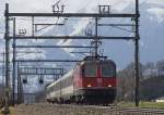 Zwischen Trbbach und Weite wird die Rheintalstrecke einspurig. Am 06.03.2012 passiert Re 4/4 II 11124 mit dem RHEINTAL-EXPRESS RE 3826 von Chur nach St. Gallen diese Stelle.