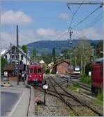 Der Bernina Bahn ABe 4/4 35 wartet in Blonay mit einem Museumszug auf die Abfahrt nach Chaulin.