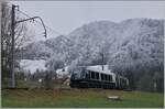 Leider knapp unter der Schneefallgrenze ist der MOB/BLS GoldenPass Express GPX 4064 von Interlaken Ost nach Montreux bei Les Avants unterwegs. 

6. Jan. 2024