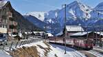 Matterhorn-Gotthard Bahn.
Sportzug Sedrun-Dieni mit dem MGB Deh 4/4 22 in Sedrun am 11. Februar 2023.
Foto: Walter Ruetsch