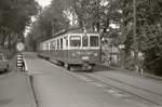 SZB Zug aus Solothurn mit Triebwagen 1 wartet beim Tierspital (heute: Henkerbrünnli) einen Gegenzug von Bern Bahnhofplatz ab. 21.September 1965 