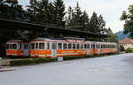 Die SNB-Be 4/4 301 und 302 (ex 83 und 84) treffen sich im Juli 1997 im Kopfbahnhof Niederbipp, interessant die unterschiedlichen Stromabnehmer. Nachdem die SNB, OJB und weitere Bahnen 1990 zur Oberaargau-Solothurn-Seeland-Transport (OSST) fusionierten, wurden die Be 4/4 umnummeriert.