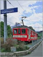 Bevor im neu gestalteten Bahnhof von Meiringen das Bahnsteigleis 3 mit Gleichstrom versorgt wurde, starten und endeten die MIB Züge ab dieser Haltestelle ca. 200 vom Bahnhof entfernt zur Fahrt von und nach Innertkichen.
23. April 2006