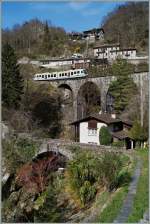 620-locarno-domodossola-centovallibahn/330173/der-fart-regionalzug-von-camedo-nach Der FART Regionalzug von Camedo nach Locarno erreicht in Kürze Intragna. 
20. März 2014