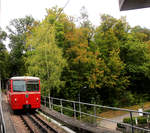 Dolderbahn, Zürich: Wagen 2 beim Waldhaus, etwa da, wo einst die Endstation der Standseilbahn war.