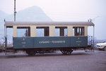 Ferrovia Lugano - Tesserete: Der kleine Zweiachser B2 14, der ursprünglich auf der MOB fuhr. Lugano, 5.April 1966. 