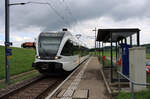 Die St.Galler S-Bahn Linie S9 (Wil - Wattwil): THURBO GTW 2/6 726 an der Haltestelle Ltisburg. 9.Juli 2021 