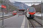 133-martigny-8211-le-chble-orsires/906855/sembrancher-der-aus-orsi232res-angekommene-evo Sembrancher: der aus Orsières angekommene EVO RABe 5233 701 wir in Kürze nach Orsières zurück fahren, während auf Gleis 2 der Anschlusszug nach Martigny, bestehend aus zwei TMR RABe 525 NINA eintrifft. 

24. Jan. 2026