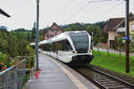 An der Nebenlinie (Weinfelden-) Sulgen - Gossau (-St.Gallen) (St.Galler S-Bahn S5): Zwei Thurbo GTW 2/8 Nr. 730 und 708 in Sitterdorf. 5.Oktober 2021