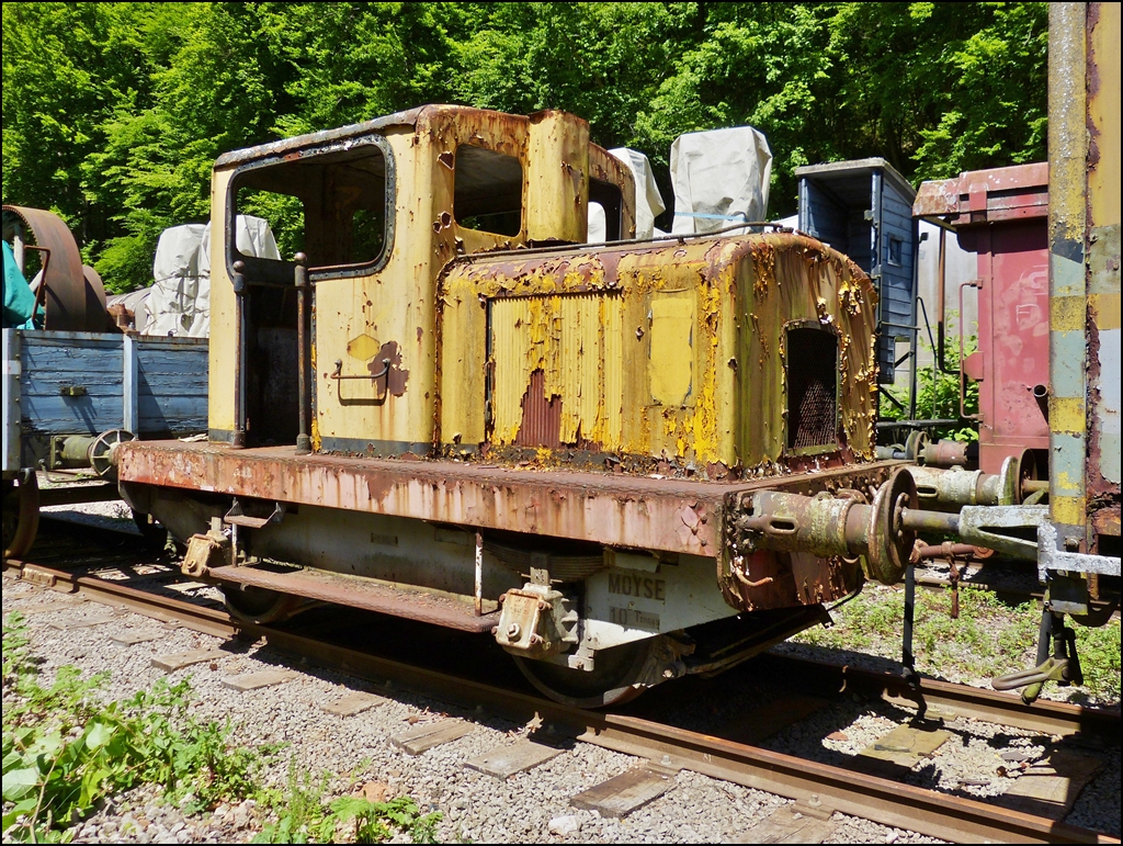 . Museumsbahn Train 1900 - Die Moyse Lok habe ich auch am 02.06.2013 in Fond de Gras gefunden. Sie ist leider in einem sehr schlechten Zustand. Sie trug auf Grund des Herstellers Gaston Moyse brigens den Kosenamen  Gasti , als sie noch bei der Eucosider in Ptange in Betrieb war. (Hans)

Einige technische Daten zur Lok habe ich auch noch gefunden:
No: 91
Hersteller: Gaston Moyse	 
Baujahr: 1959 
Herkunft: Eucosider/Ptange
