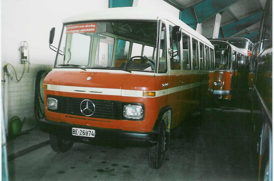 (005'803) - AFA Adelboden - Nr. 5/BE 26'974 - Mercedes (ex Balmer, Grindelwald) am 23. April 1990 im Autobahnhof Adelboden