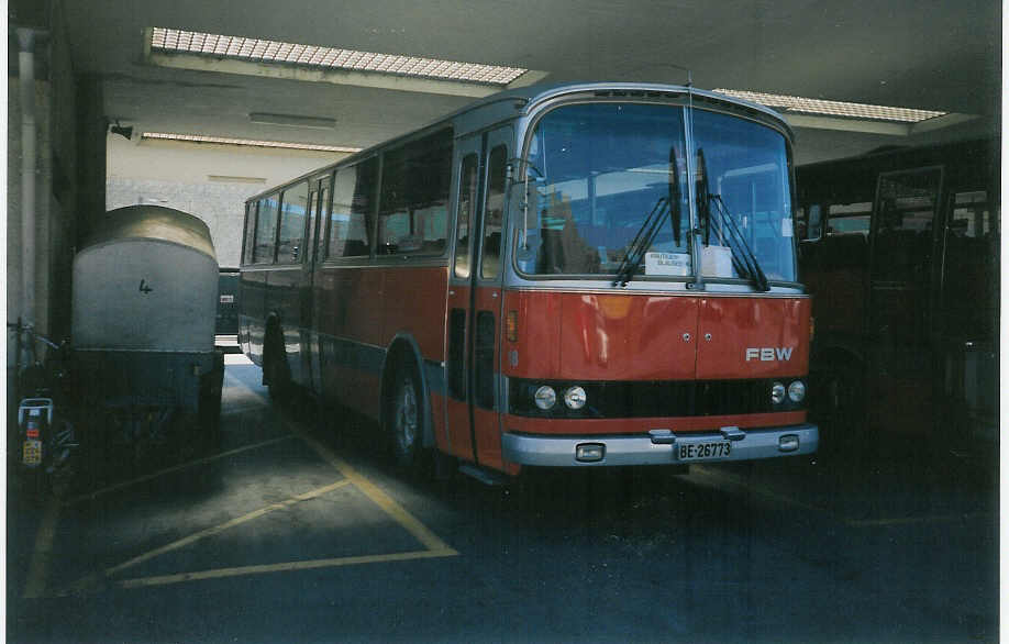 (006'310) - AFA Adelboden - Nr. 18/BE 26'773 - FBW/R&J am 21. Juli 1990 beim Bahnhof Frutigen