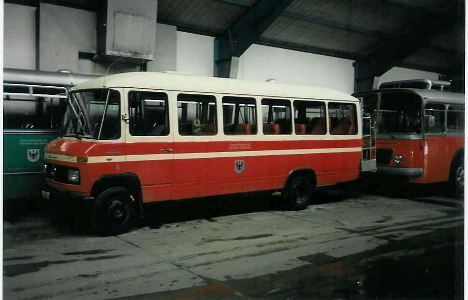 (006'911) - AFA Adelboden - Nr. 5/BE 26'974 - Mercedes (ex Balmer, Grindelwald) am 21. Dezember 1990 im Autobahnhof Adelboden